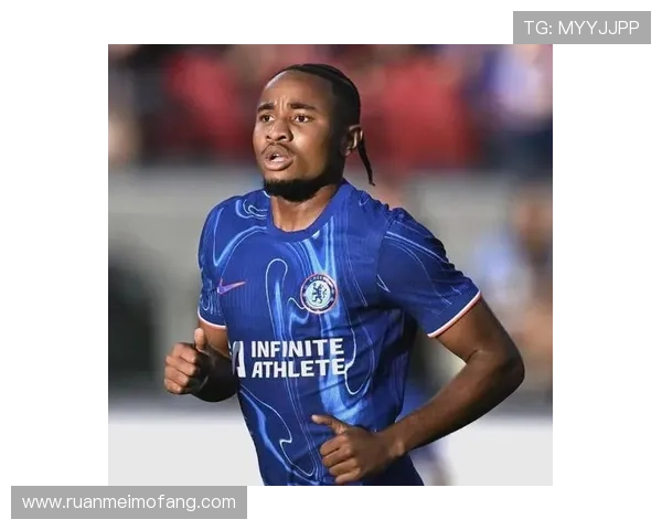 黑豹足球明星引领全球赛场风潮挑战极限成就传奇人生